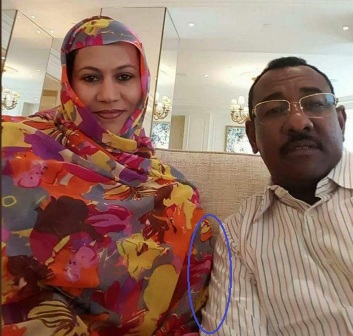  الوزيرة الناه منت مكناس رفقة ـ ما أُشيع أنه زوجها ـ الفريق طه عثمان الحسين