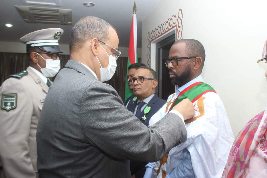 وزير الخارجية الموريتاني يوشح باسم فخامة رئيس الجمهورية  النائب المختار خليفة